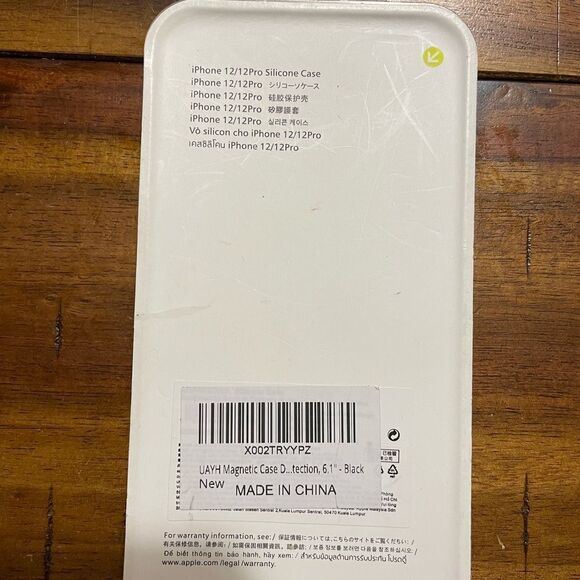 NWT Apple IPhone 12/12 Pro Silicone Black Case with MagSafe - Picture 2 of 2